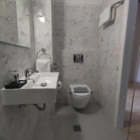 Hotel Tina Dassia (Corfu)