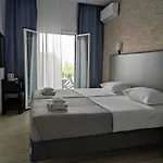 Tina 2* Dassia (Corfu)